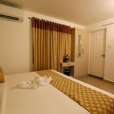 Hotel Swarna Residency Kochi 外观 照片