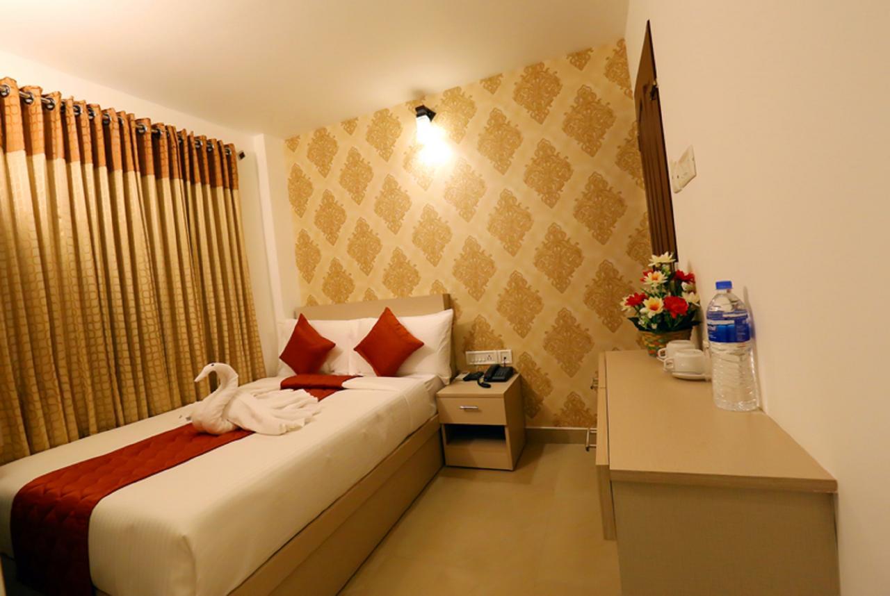 Hotel Swarna Residency Kochi 外观 照片
