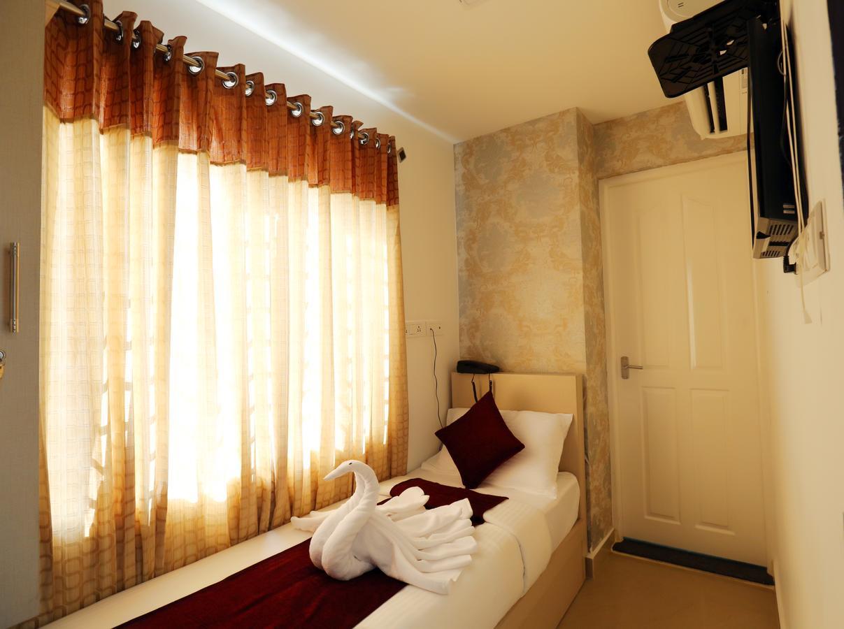 Hotel Swarna Residency Kochi 外观 照片
