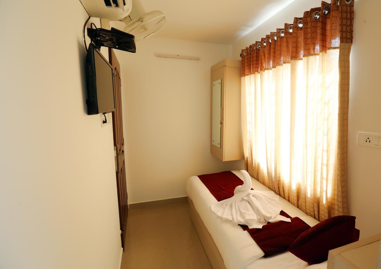 Hotel Swarna Residency Kochi 外观 照片