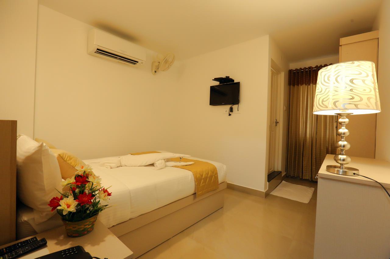 Hotel Swarna Residency Kochi 外观 照片