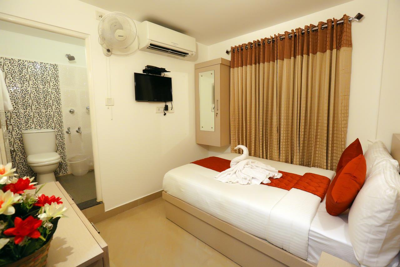 Hotel Swarna Residency Kochi 外观 照片