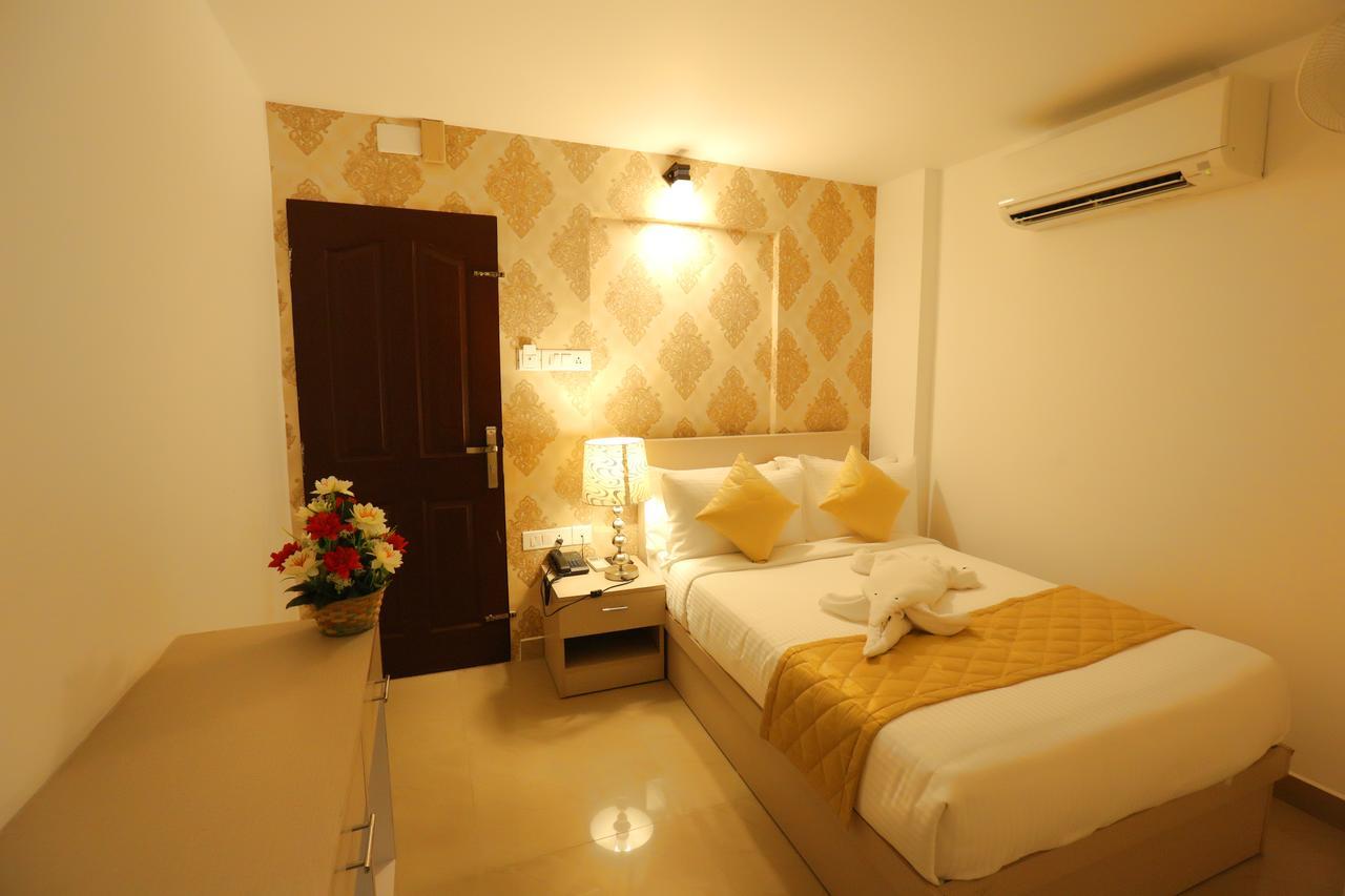Hotel Swarna Residency Kochi 外观 照片